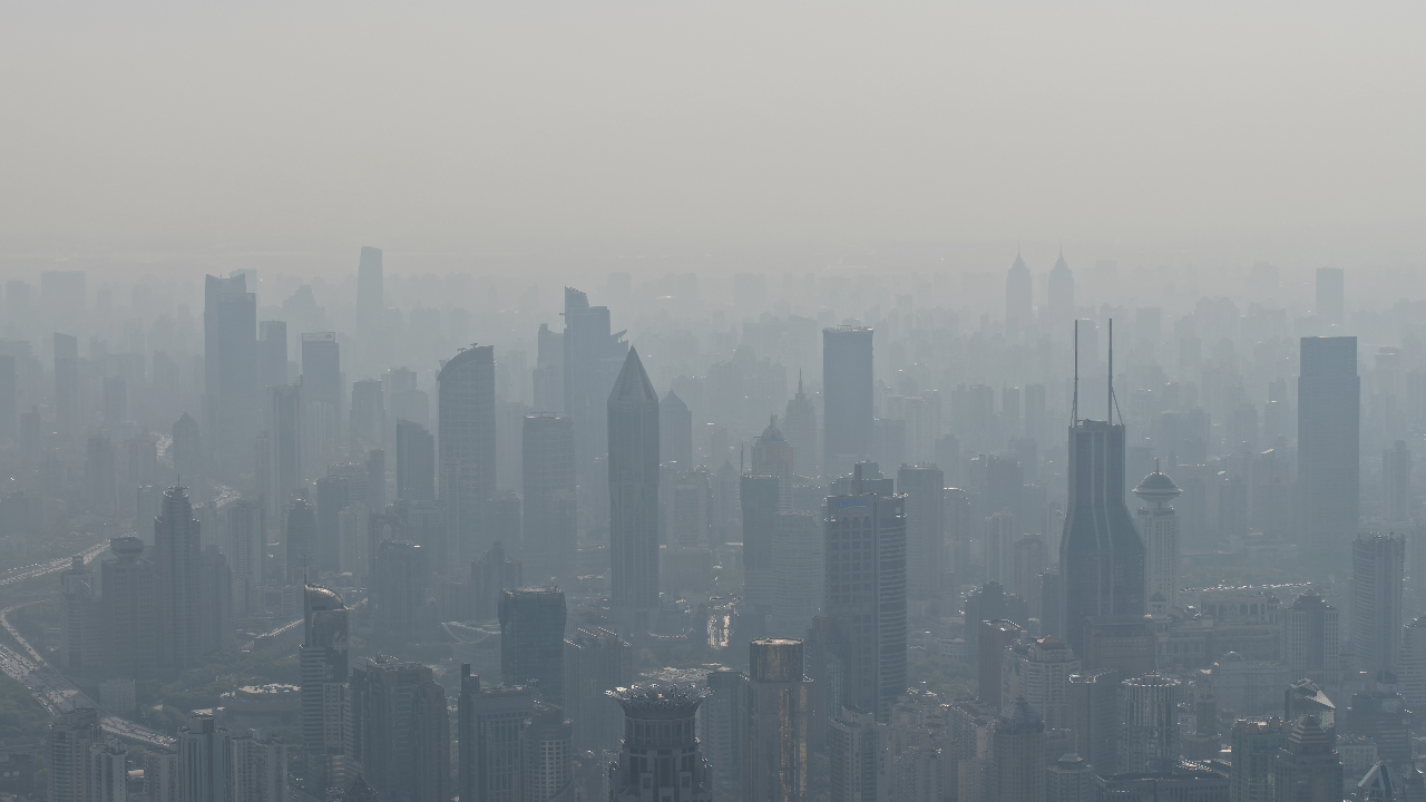 เช็กค่าฝุ่น PM 2.5 ใน กทม. พบเกินมาตรฐานอยู่ในระดับสีส้ม 1 พื้นที่