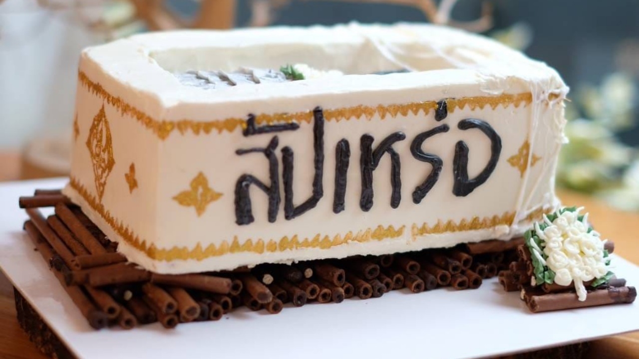 เปิดที่มาเค้ก "สัปเหร่อ" แฝงความหมายสุดซึ้ง ทำคนโดนเซอร์ไพรส์น้ำตาไหล