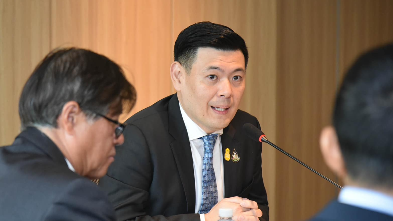 รมช.ต่างประเทศ แนะแรงงานตัดสินใจกลับไทย ก่อนสถานการณ์รุนแรงกว่านี้