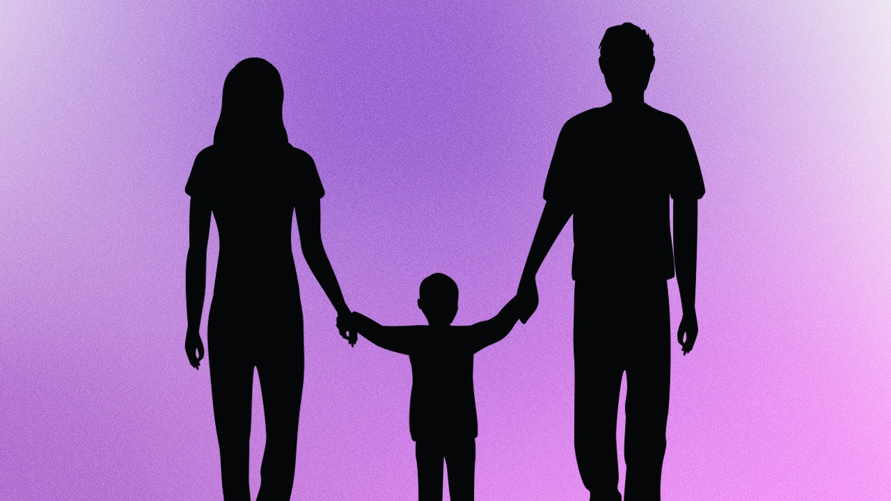 ทายสนั่น คู่รักเลิกราด้วยดี ช่วยกันเลี้ยงลูก แม้ต่างฝ่ายมีคนใหม่ ชาวเน็ตใบ้อักษรย่อเพียบ