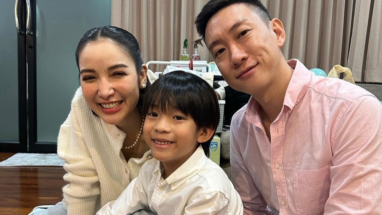 แพท ณปภา ลงรูป 3 คนพ่อแม่ลูก หลังอดีตสามี เบนซ์ เรซซิ่ง ถูกปล่อยตัว