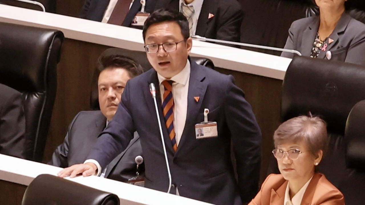 “ชัยธวัช” ผิดหวัง “เศรษฐา” เลือกตอบแต่กระทู้โฆษณารัฐบาล ไม่ตอบของก้าวไกล