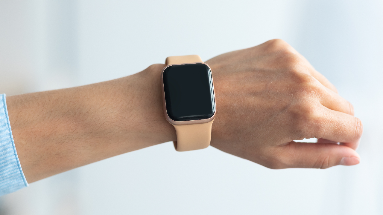 สาย Apple Watch แบบไหนดี 2023 น้ำหนักเบา สวยทน ไม่หลุดง่าย