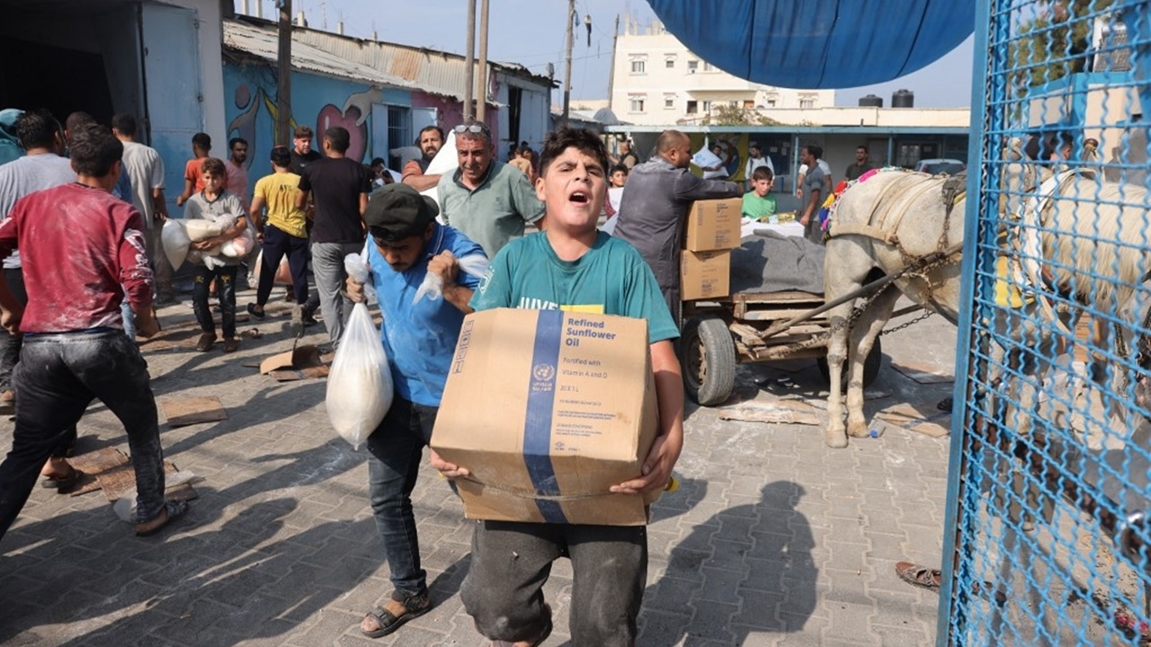 เดือดร้อนหนัก ชาวกาซาบุกโกดังขโมยเสบียง UN เตือนกฎระเบียบกำลังพัง