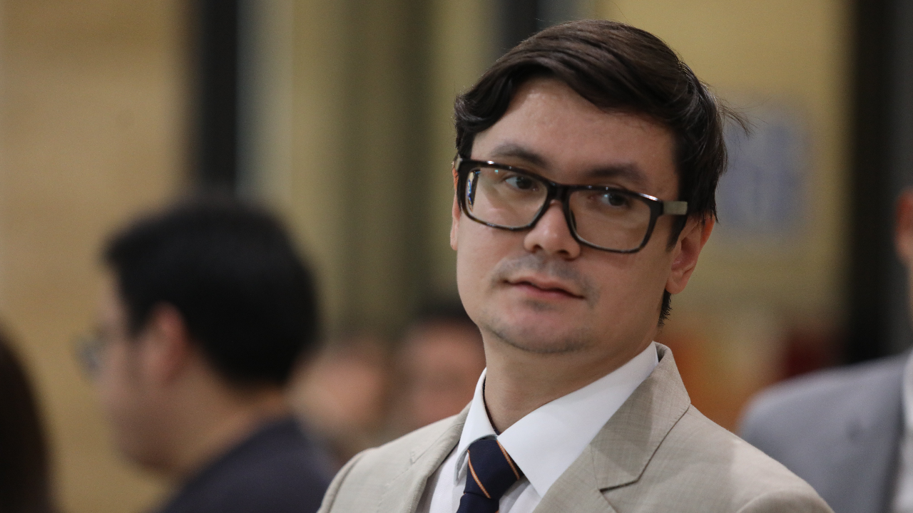 "โรม" เผย กมธ.มั่นคงฯ พบ รมว.กลาโหม 30 ต.ค.นี้ ถกปม "เรือดำน้ำ" 