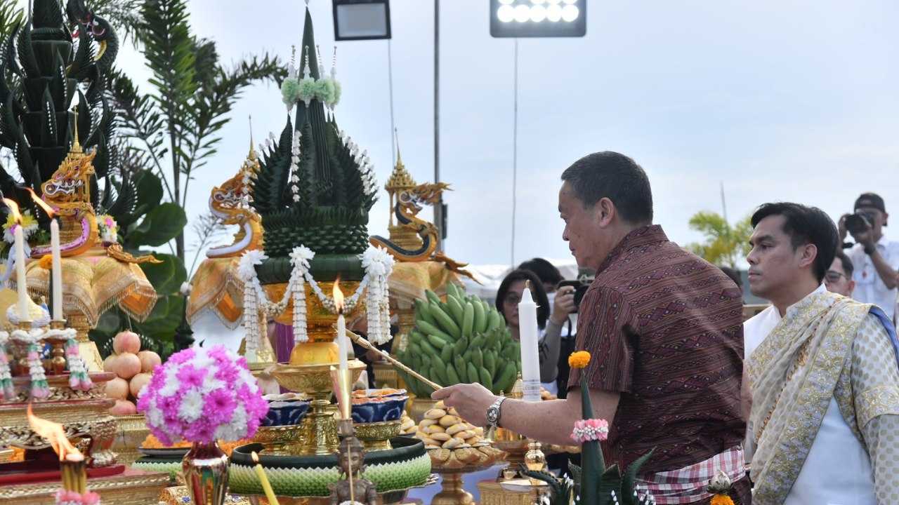 นายกฯ เปิดงานบุญ "ออกพรรษา-บั้งไฟพญานาคโลก" หนองคาย คนแห่ชมมืดฟ้ามัวดิน