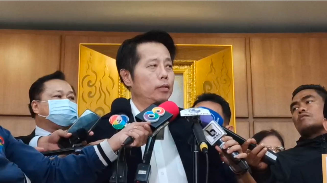 อดีต สส.จอมทอง ภูมิใจไทย นำชาวบ้าน ร้อง กกต.สอบ สส.ก้าวไกล คุกคามทางเพศ 