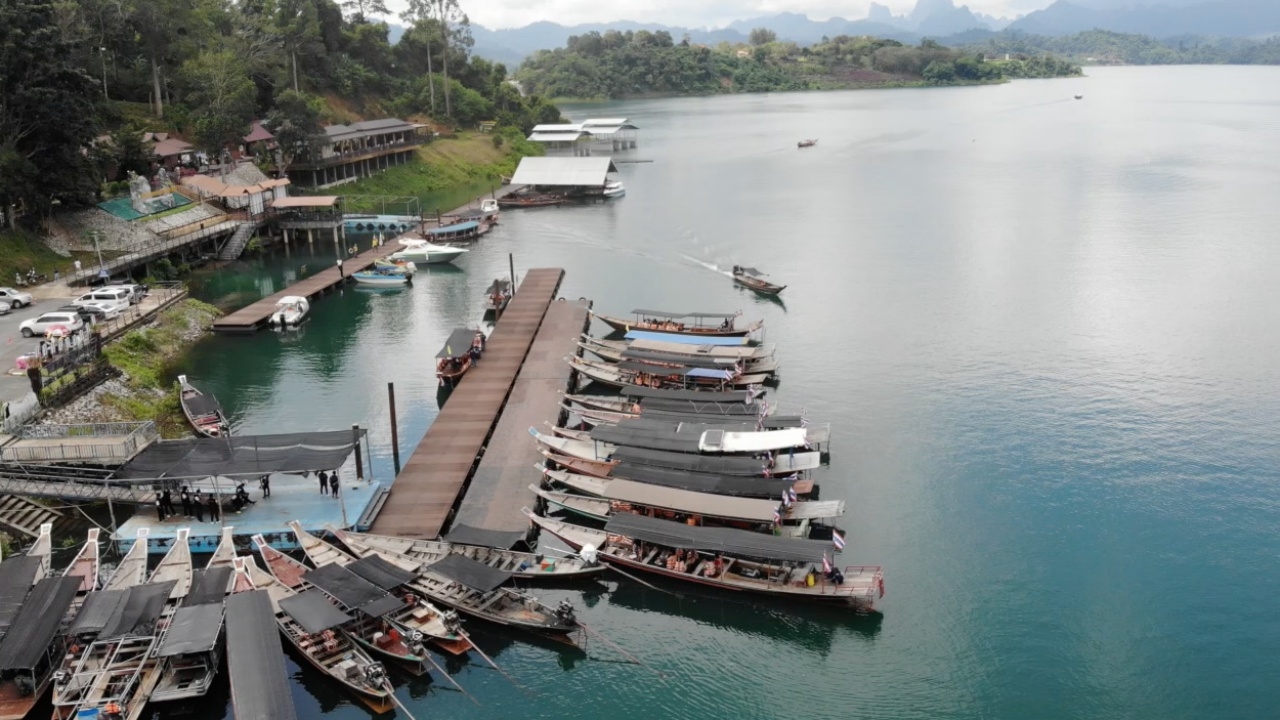 เทศบาลฯ ทุ่ม 40 ล้าน สร้างท่าเรือเขื่อนเชี่ยวหลาน รองรับนักท่องเที่ยวที่เพิ่มขึ้น
