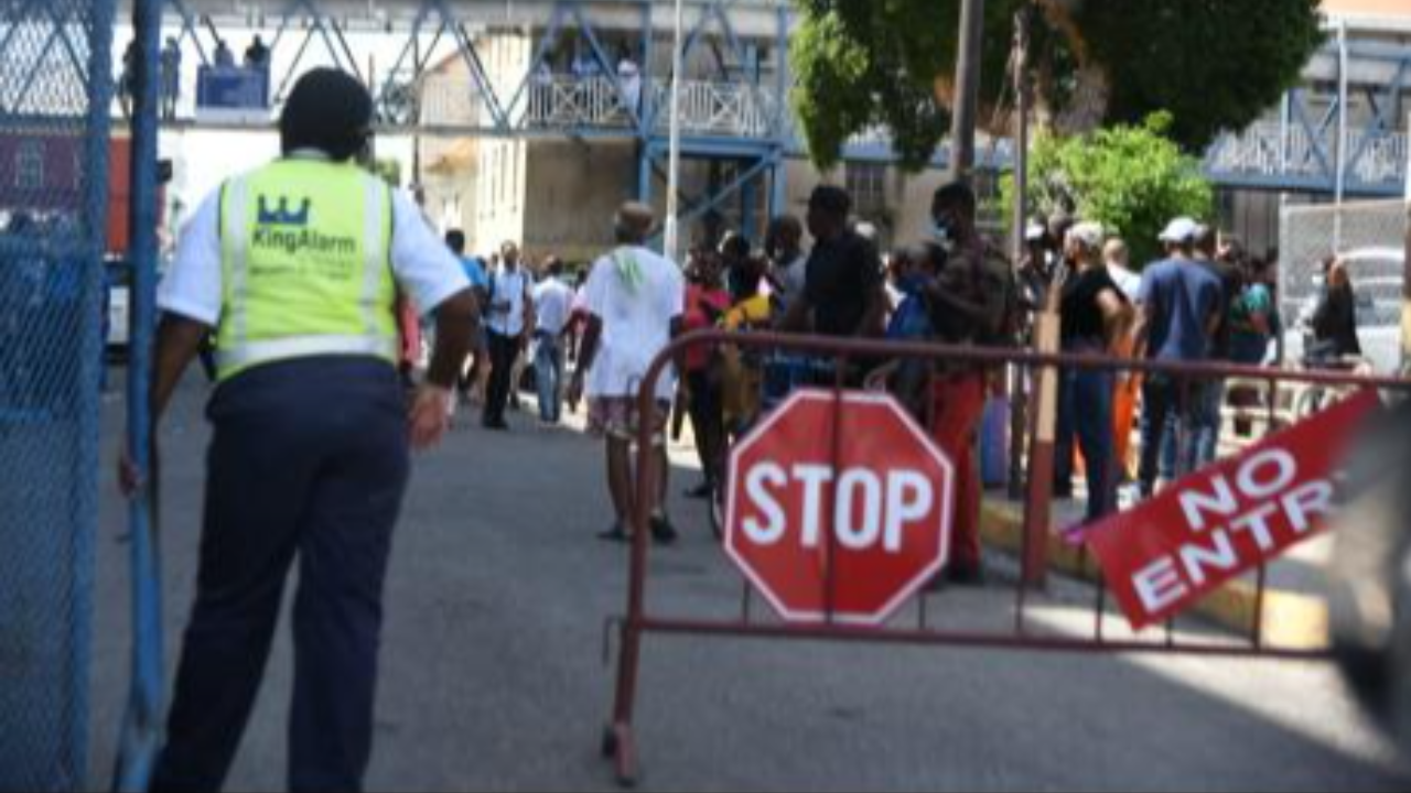 แผ่นดินไหว 5.4 เขย่าจาเมกา ปชช.แตกตื่นวิ่งหนีลงจากตึก 