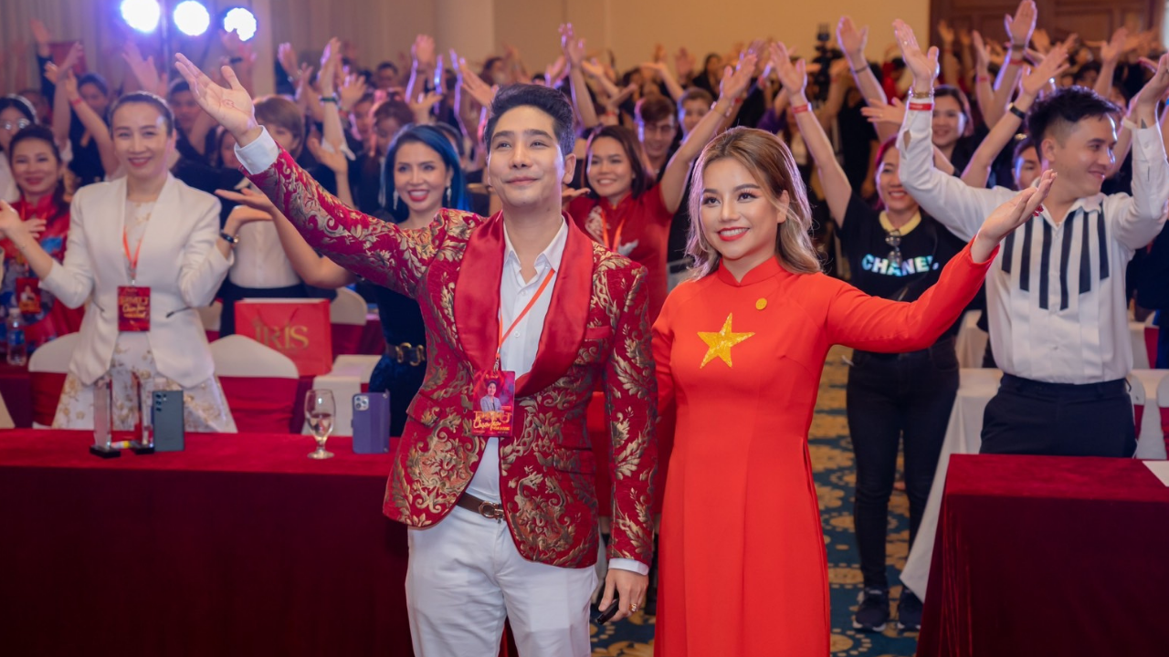 ต่างชาติแห่กรี๊ด หมอเกท สักลายมือเศรษฐี ซุป‘ตาร์ คนดังเปลี่ยนชีวิต ปังไกลถึงต่างแดน