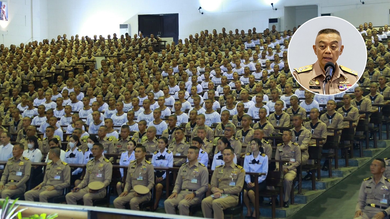 ผบ.ทร. สอนน้อง ร.ร.ชุมพลฯ และศูนย์ฝึกทหารใหม่ ยกความสุภาพบุรุษทหารเรือ