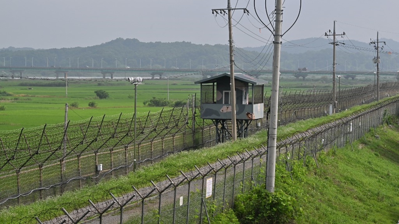 แฉ เกาหลีเหนือกำลังสร้างถนน-กำแพง ภายในเขตปลอดทหาร DMZ