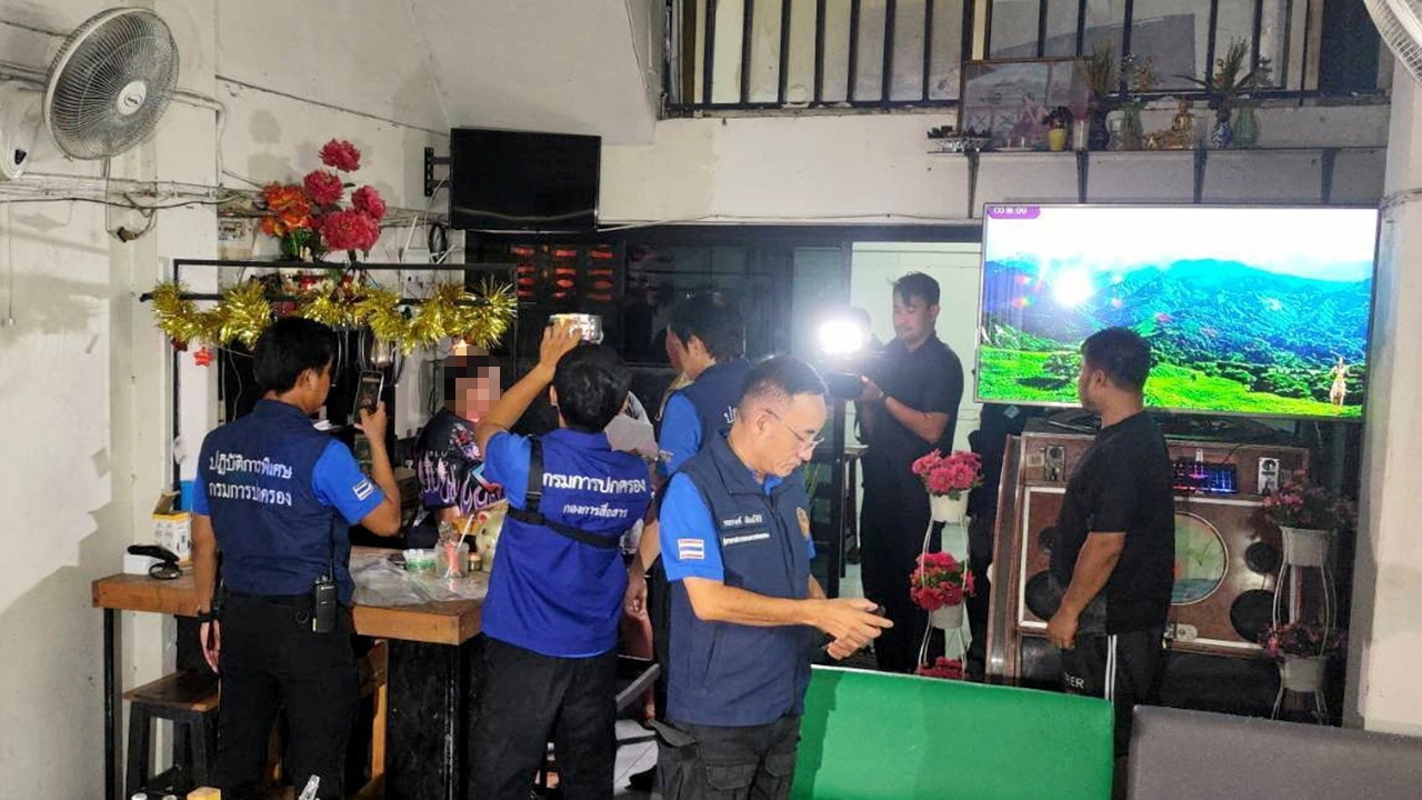 ปกครองบุกจับ "ซ่องโอเกะ" กรุง ขายบริการเด็ก!