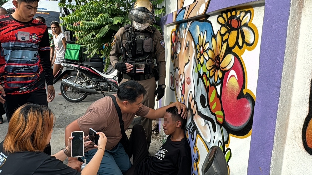 พนักงานดับเพลิง เครียดเรื่องงาน ไล่แทงเพื่อนในวงเหล้า ตาย 1 สาหัส 3