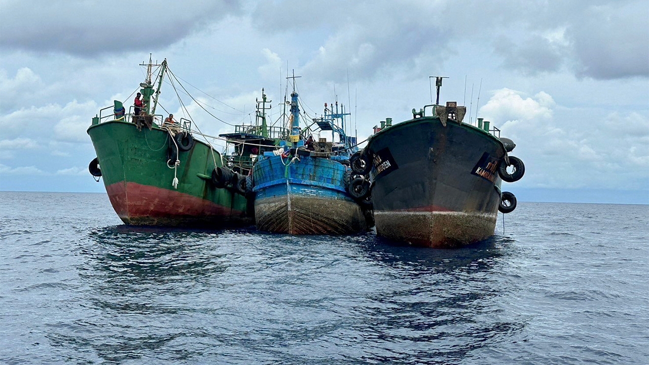 น้ำมันขายเกือบหมด 3.3 แสนลิตร 16 ลูกเรือมีเหลือแค่ 8 “บิ๊กเต่า” บินสอบที่สงขลา