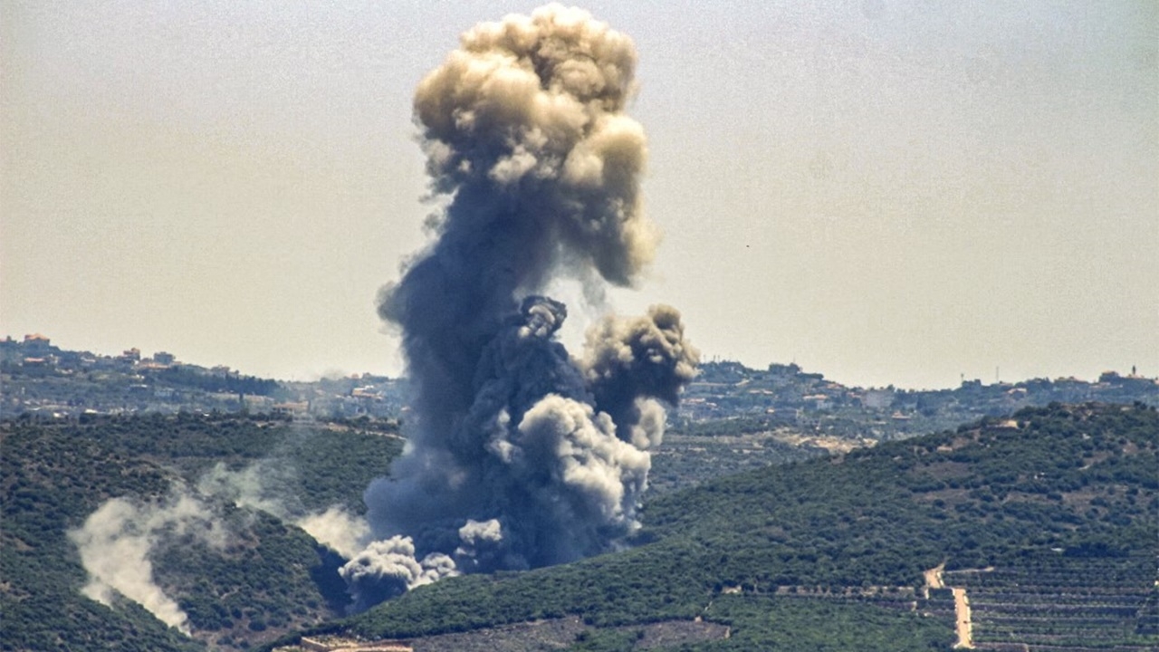 ฮิซบอลเลาะห์ยิงจรวด 200 ลูกใส่อิสราเอล ล้างแค้นสังหาร ผบ.อาวุโส