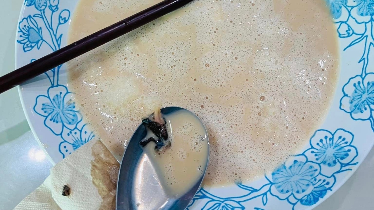 ภาพจำติดตา สาวดูด "กาแฟปั่น" เกือบหมดแก้ว ดันเจอสิ่งสยอง ทำอ้วกแตกหนักมาก