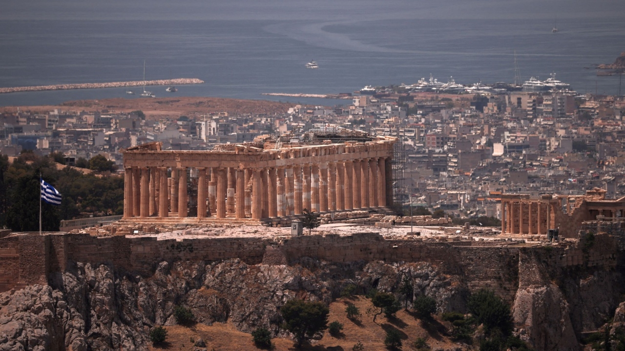 กรีซเผชิญคลื่นความร้อน สั่งปิดร.ร. สถานที่ท่องเที่ยวสำคัญ