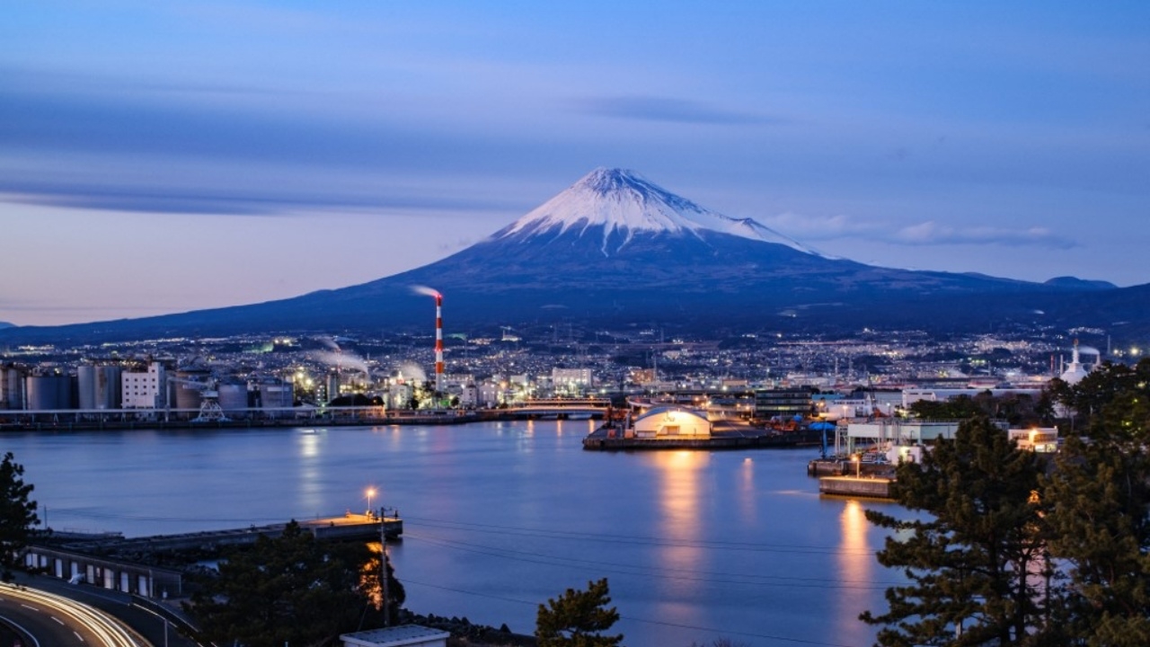 คอนโดฯ สร้างใกล้เสร็จในญี่ปุ่น ต้องรื้อ หลังโดนร้องเรียนบังวิว ‘ฟูจิ’