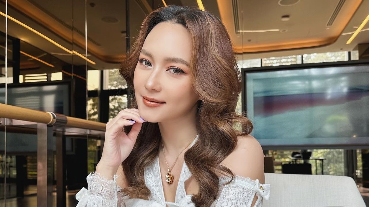 บี น้ำทิพย์ ตอบปมโพสต์ฟาดส่องอยู่ได้รำคาญ เผยสาเหตุแจ้งความเช็คเด้ง