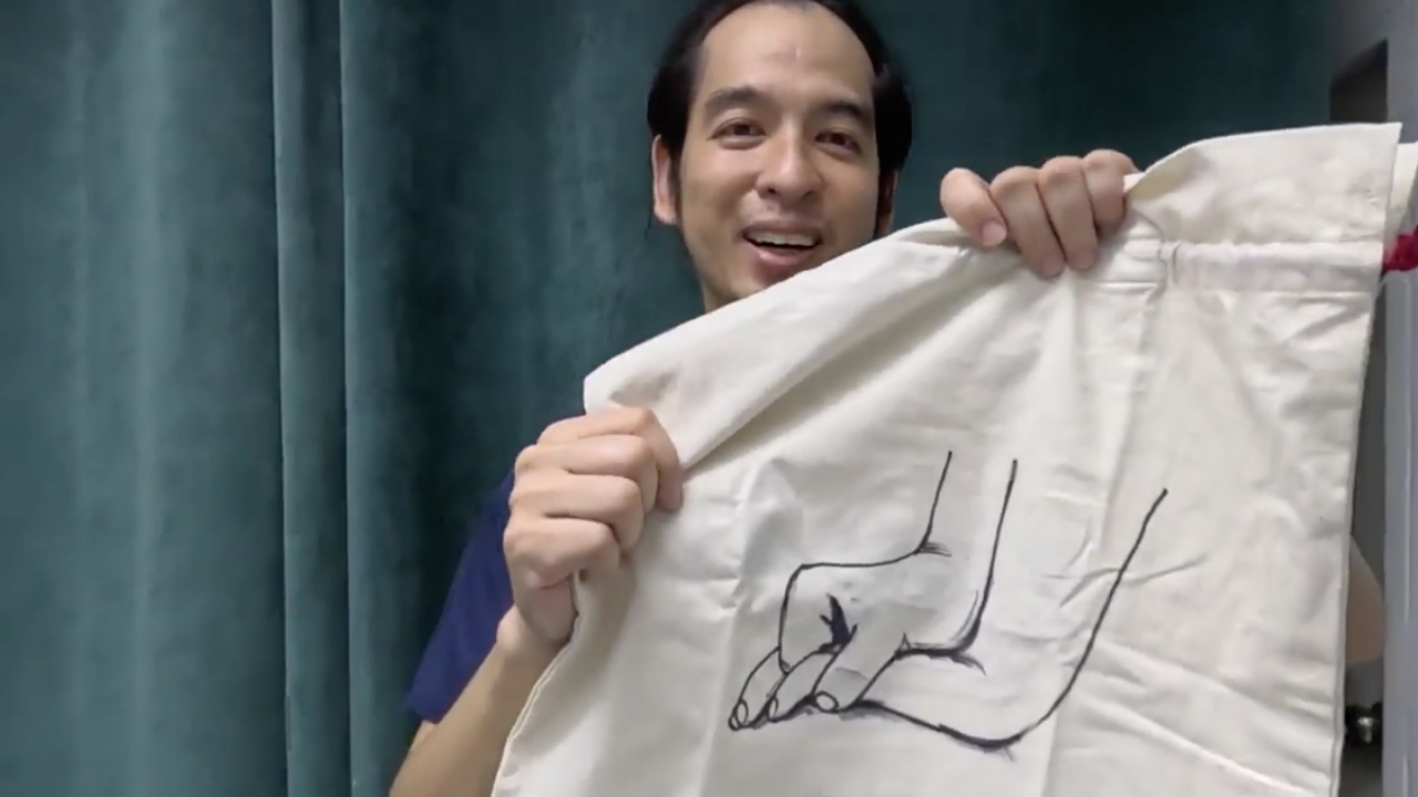 "หมอเจต" ทีมแพทย์ฉุกเฉิน เล่าที่มาการวาดกระเป๋าแลกเครื่องกระตุกไฟฟ้าหัวใจ