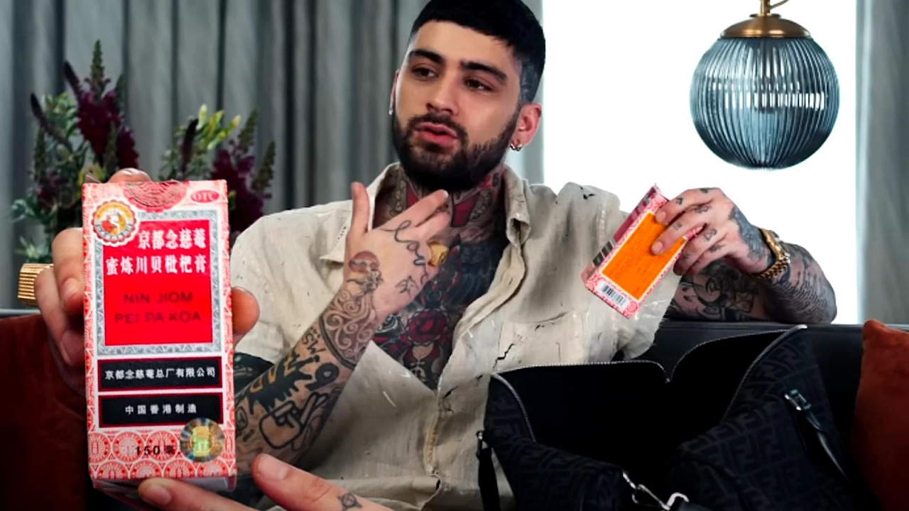 นักร้องดังอังกฤษ พก "ชวนป๋วยปี่แปกอ" ติดตัวทุกที่ ช่วยบำรุงเส้นเสียง (ชมคลิป)