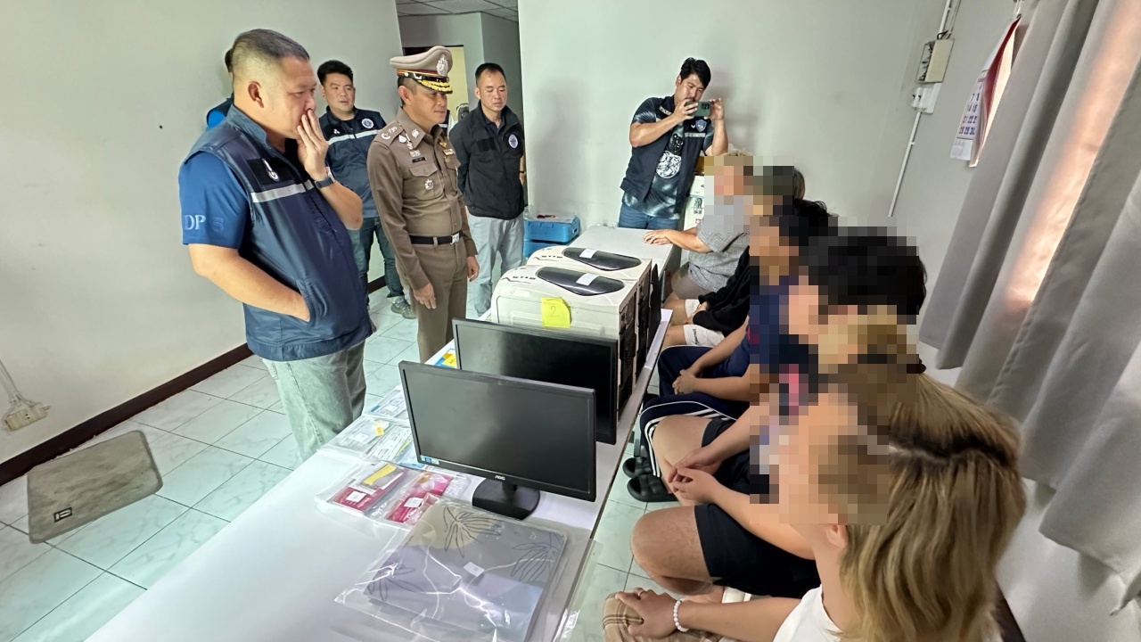 ทลายออฟฟิศเว็บพนันที่เชียงใหม่ รวบ 9 ผู้ต้องหา เงินหมุน 35 ล้านต่อเดือน