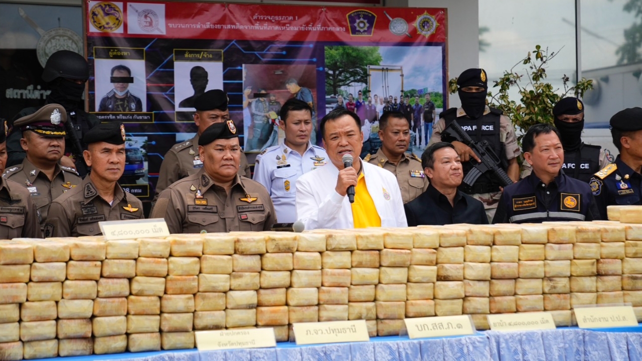 "มูลค่า 140 ล้าน" จับยาบ้าที่ปทุมฯ มท.1 ดึงสติทาสยา ลั่น รบ.ปราบจริง