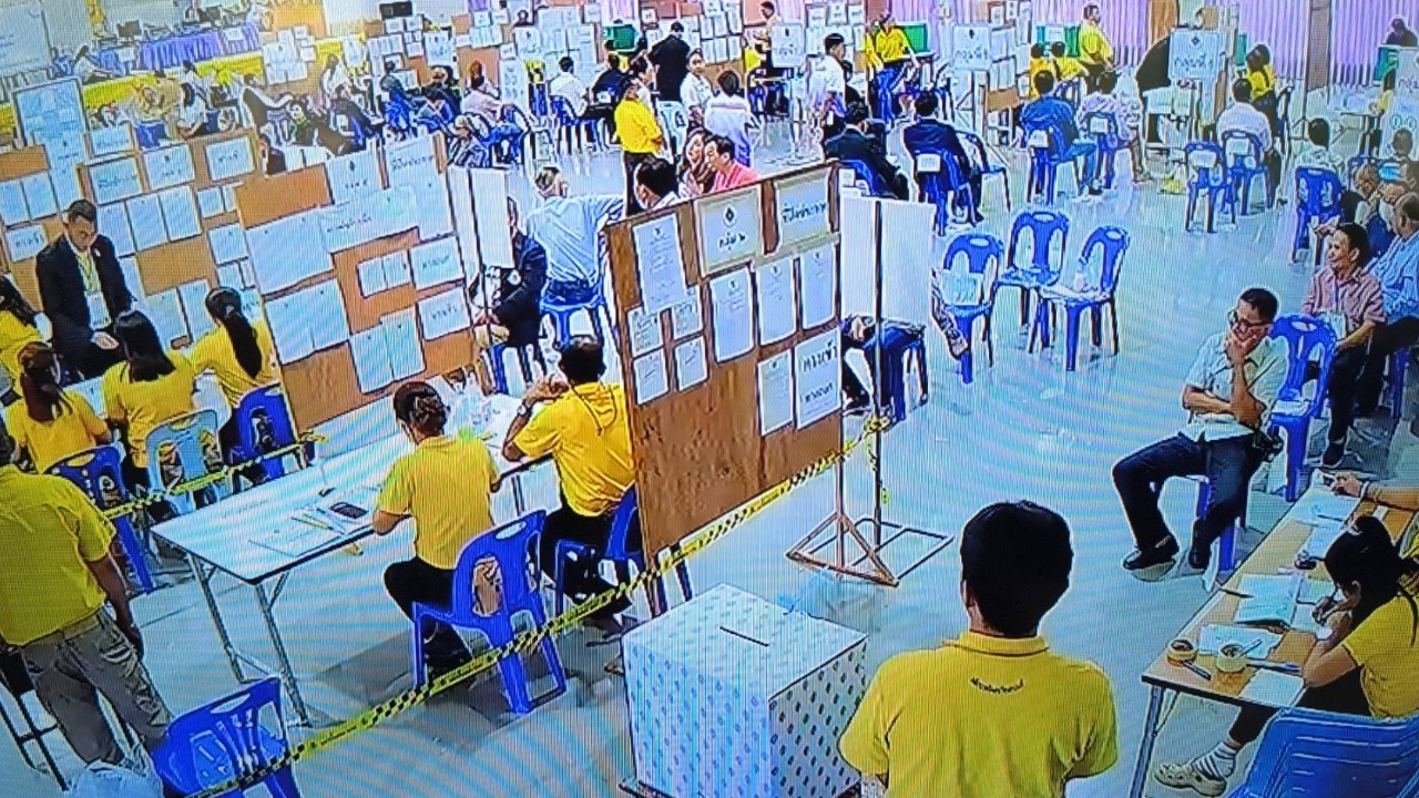 "พิษณุโลก" เลือก สว.ระดับอำเภอ รอบ 2 ไขว้สายอาชีพ พบบัตรเสียเพียบ
