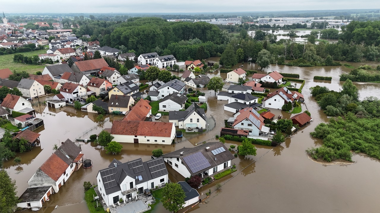 ฝนถล่มภาคใต้เยอรมนี ทำน้ำท่วมหนัก ดับแล้ว 4 ศพ คนนับพันอพยพ