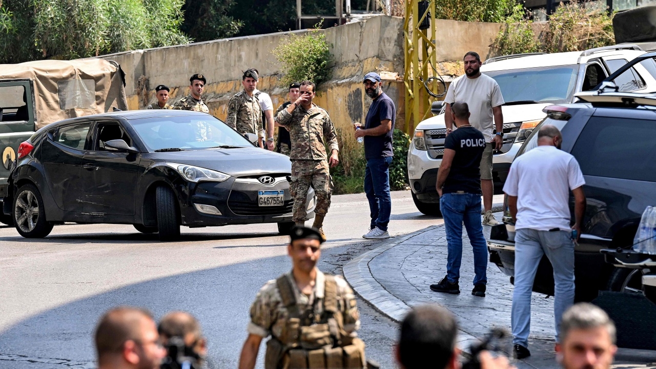 นาทีระทึก มือปืน บุกกราดยิงสถานทูตสหรัฐฯ ในเลบานอน เจอทหารสกัด ตาย 1 (คลิป)