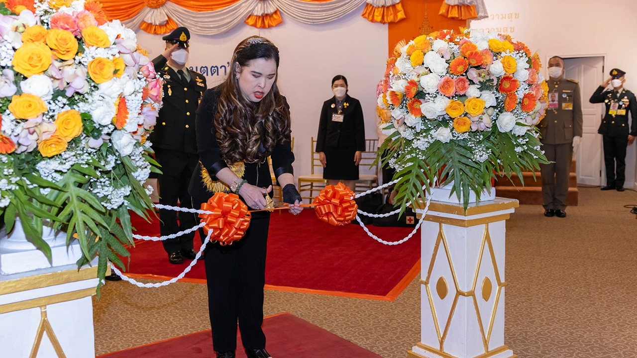 กรมพระศรีสวางควัฒน ทรงเปิดนิทรรศการ “ด้วยรักษ์และเมตตา” ส่งเสริมเยาวชนที่มีใจรักงานศิลปะ