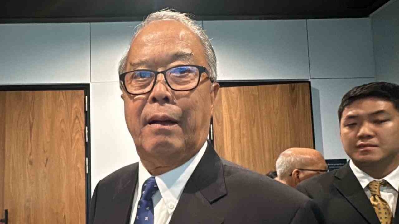 "ชูศักดิ์" ชี้ปม "ชาญ" อยู่ที่ศาล สั่งยุติปฏิบัติหน้าที่ ไม่ใช่ "มหาดไทย"