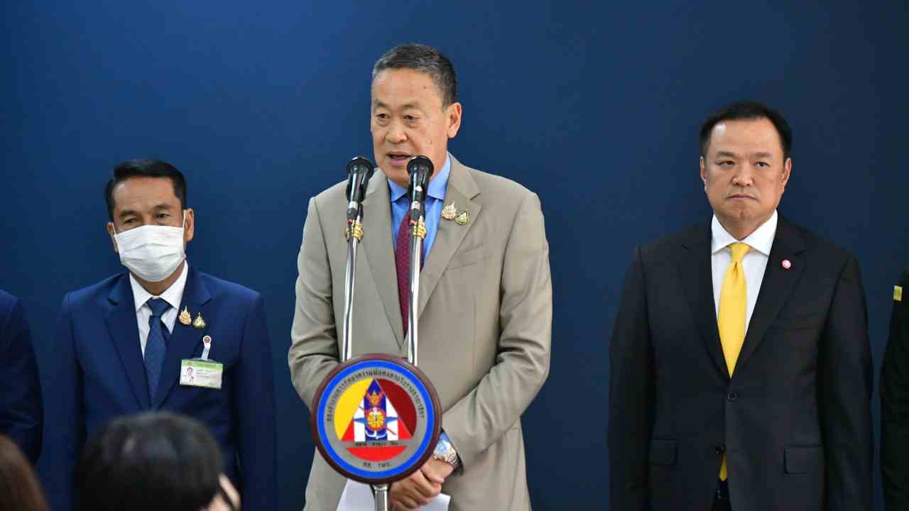 "เศรษฐา" ชี้ ไม่ถูกต้อง ขอเช็ก หลังมีข่าวซื้อขายบัตรคณะทำงานในทำเนียบฯ