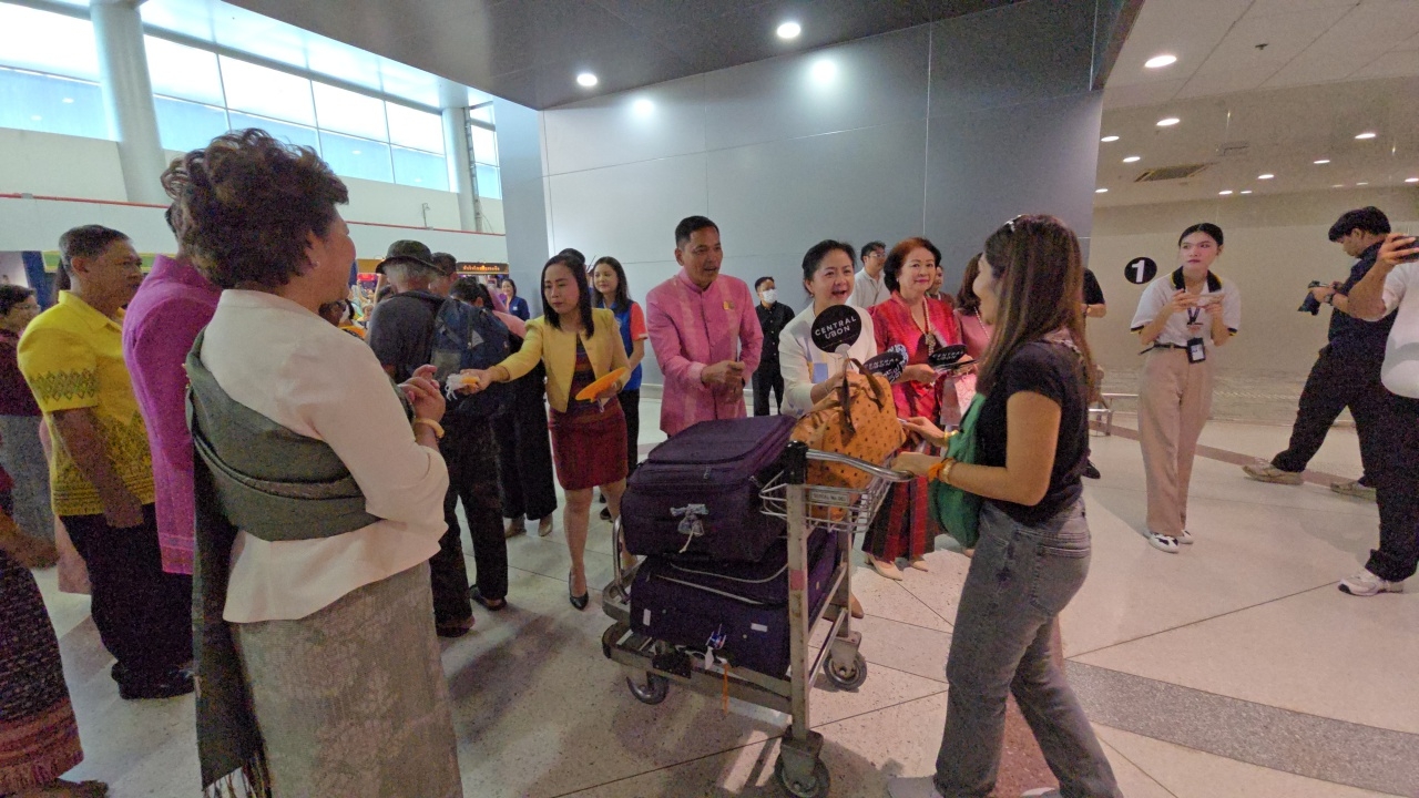 ภาครัฐ-เอกชน ต้อนรับ นักท่องเที่ยวเยือนอุบลฯ ชูเที่ยวแห่เทียนพรรษาตลอดเดือน