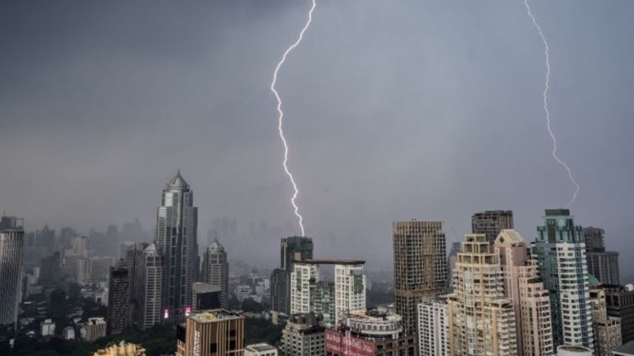 สภาพอากาศวันนี้ ทุกภาคมีฝน "เหนือ-อีสาน" ตกหนัก กทม.ฝนร้อยละ 40