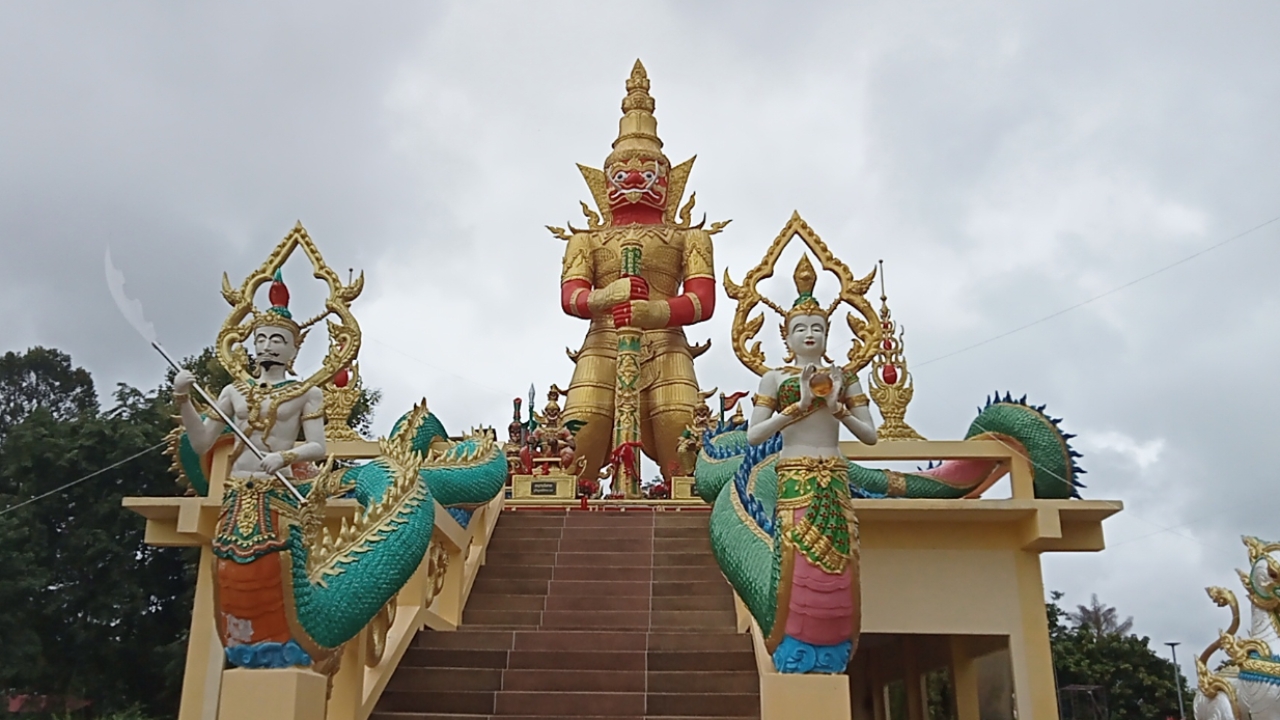 งวดนี้หวยออก 1/7/67 สายมูแห่ขอ "เลขเด็ด" ท้าวเวสสุวรรณองค์ใหญ่