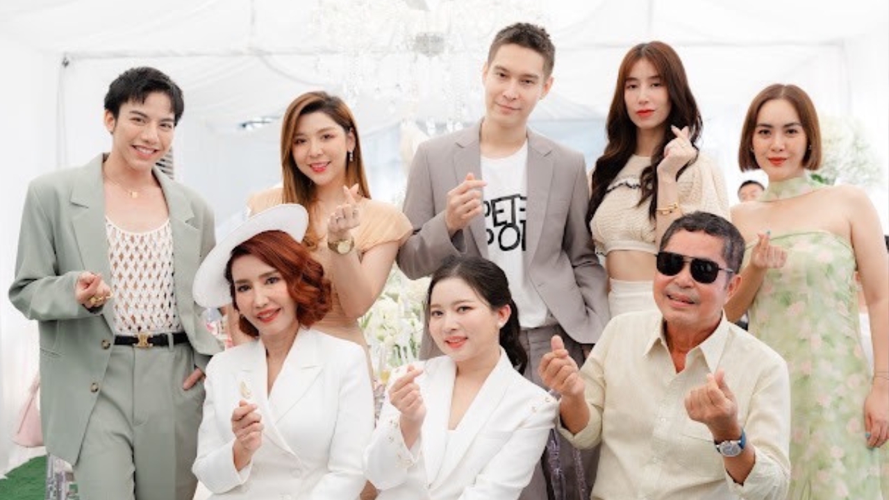 เหล่า ดารา-ศิลปิน ร่วมงานฉลองครบรอบ 2 ปี เปิดประตูสู่ภาคอีสาน