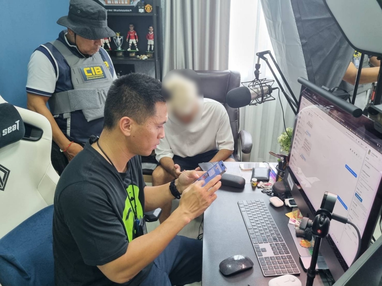 ตำรวจ ปอท.จับเจ้าของเพจ "คลั่งฟุตบอล" แฝงโฆษณาเว็บพนัน ได้เดือนละ 95,000 บาท