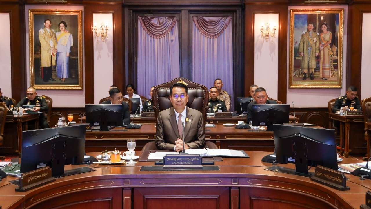 "สุทิน" สั่ง "เหล่าทัพ" เตรียมพร้อมกำลังพล ยุทโธปกรณ์ รับมือสถานการณ์น้ำ