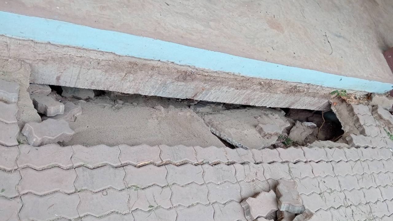 ผอ.วอนตรวจสอบ อาคารเรียนทรุดตัว-ยุบเป็นโพรง วัสดุตรงสเปกหรือไม่ ตรวจรับได้ยังไง