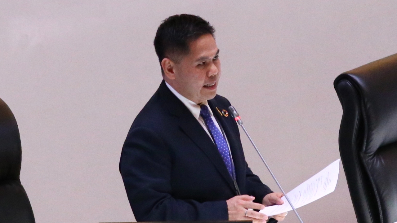 “วราวุธ” แจงงบฯ พม. ไม่ได้ให้ความสำคัญแต่ฮาร์ดแวร์ มุ่งเกิดประโยชน์กับประชาชน