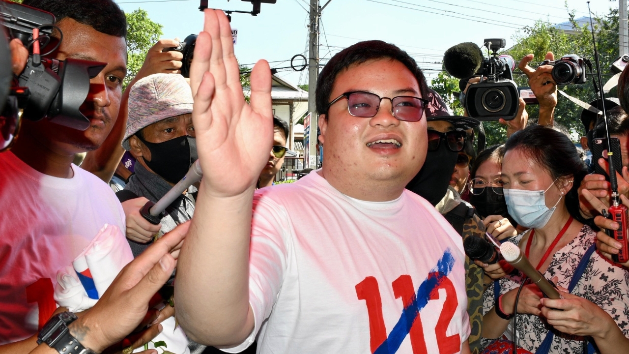 "พริษฐ์" ไม่มาฟังคำพิพากษา คดี ม.112 ติดต่อไม่ได้ ศาลให้ออกหมายจับ 