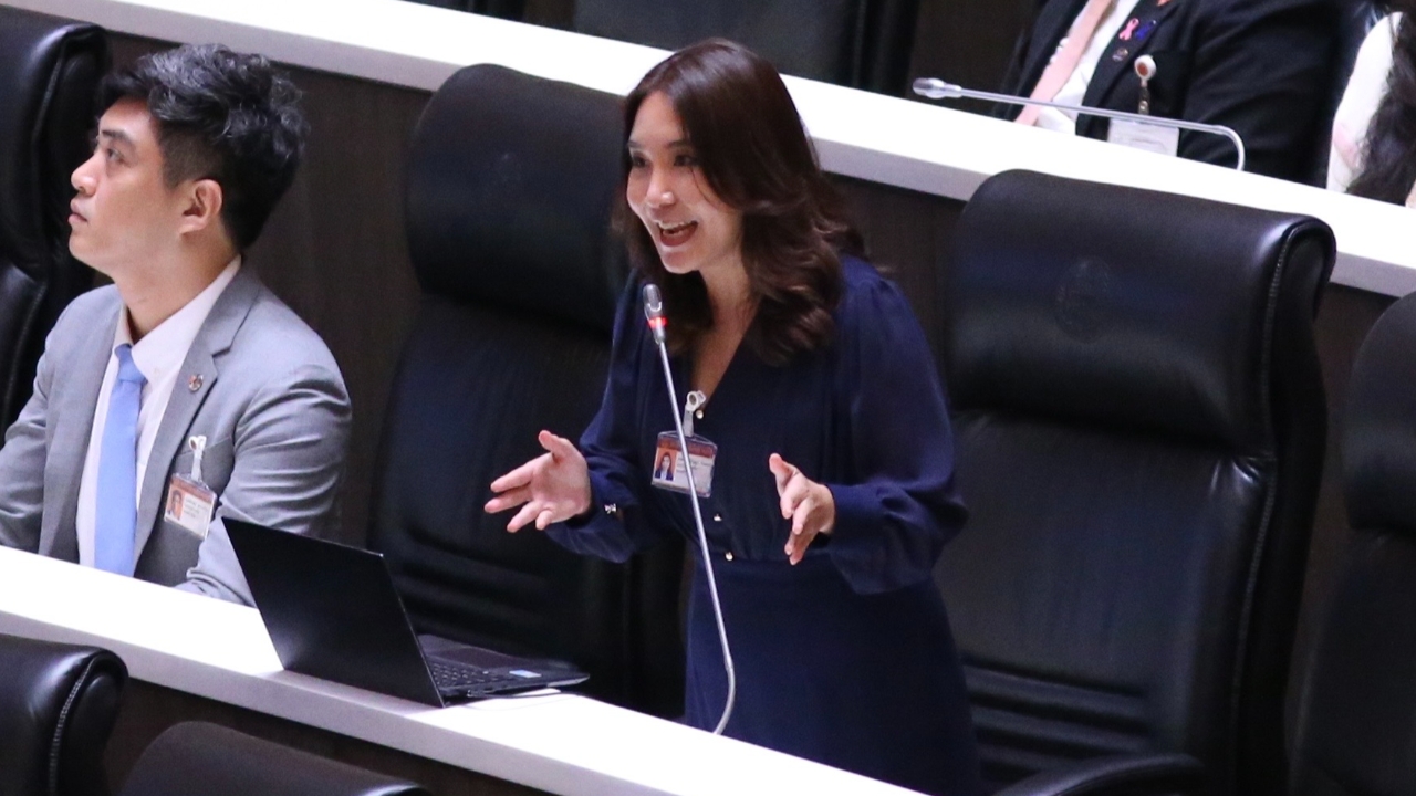 "ศิริกัญญา" ซัด พ.ร.บ.งบฯ ปี 68 รัฐบาล เหลว ตัดทุกงบฯ เพื่อ "ดิจิทัลวอลเล็ต"