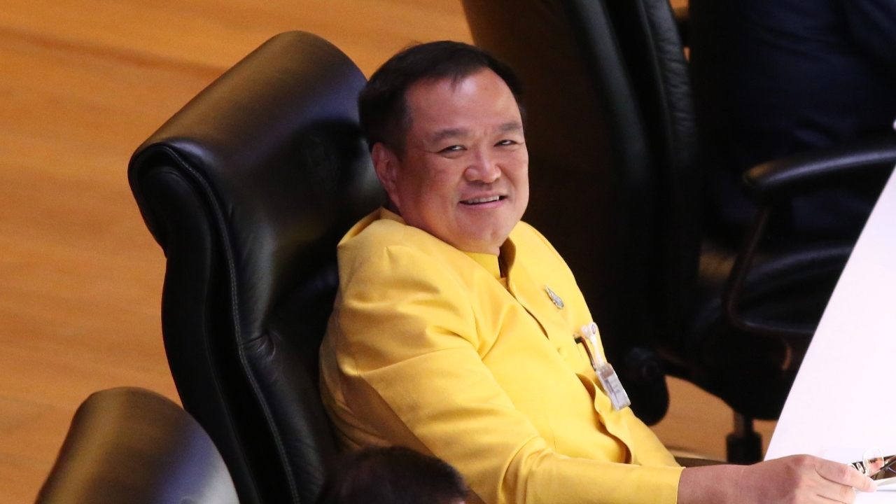 “อนุทิน” โชว์เสียงรัฐบาลแน่นปึ้ก เชื่อ คดีการเมืองใหญ่ไม่กระทบเสถียรภาพ