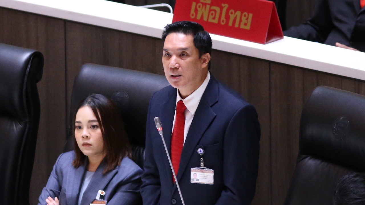 “บรู๊ค ดนุพร” บอกเจ๊ากัน หลังก้าวไกลสวนกลับ แจงพาดพิงยุบพรรค ไม่ได้แช่งใคร