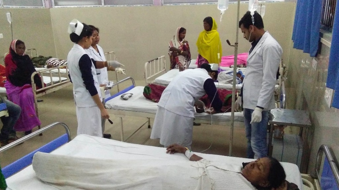 เหล้าเถื่อนทำพิษ ดับแล้ว 34 ศพในอินเดีย