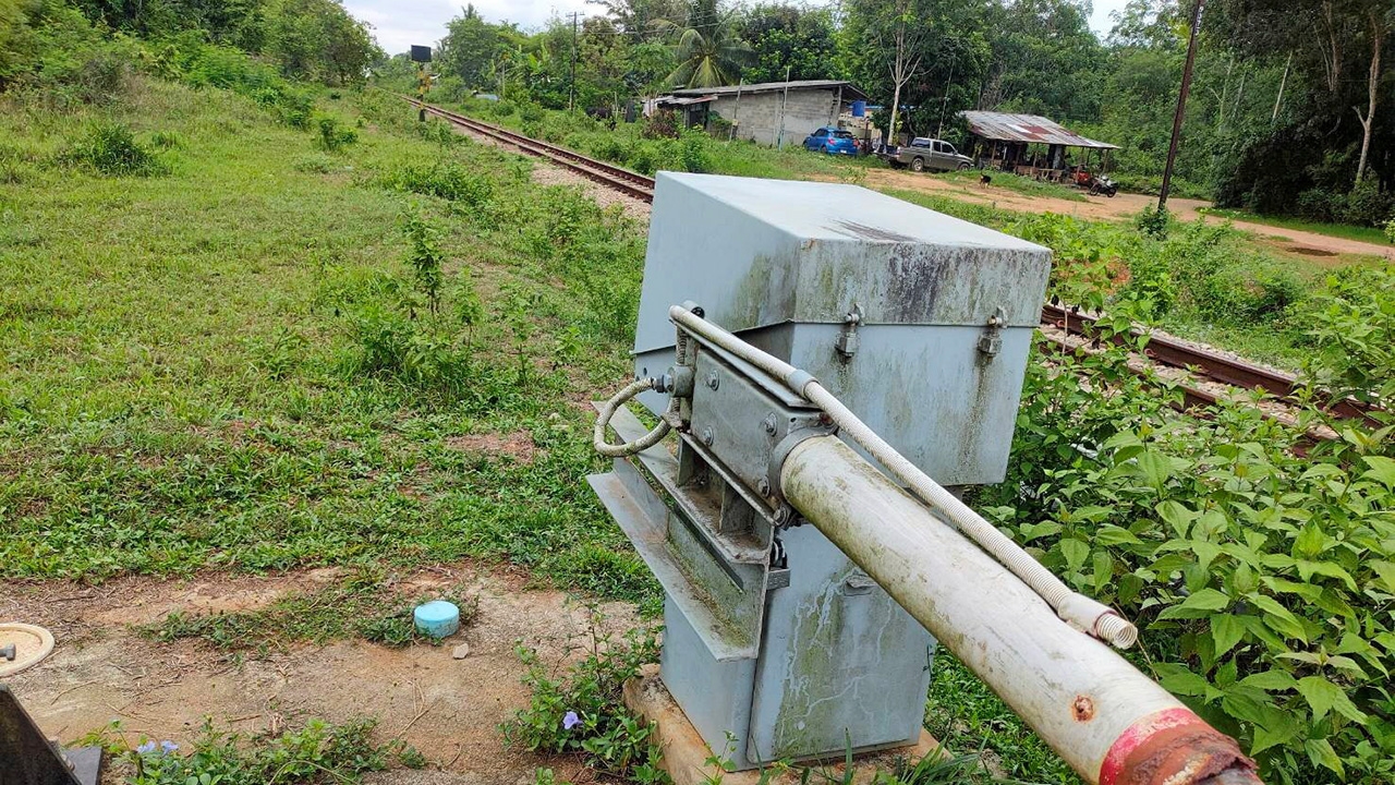 ชาวบ้านวอนเร่งแก้ไข ไม้กั้นทางข้ามรถไฟสายหาดใหญ่ จ.สงขลา จนถึงวันนี้ยังใช้งานไม่ได้