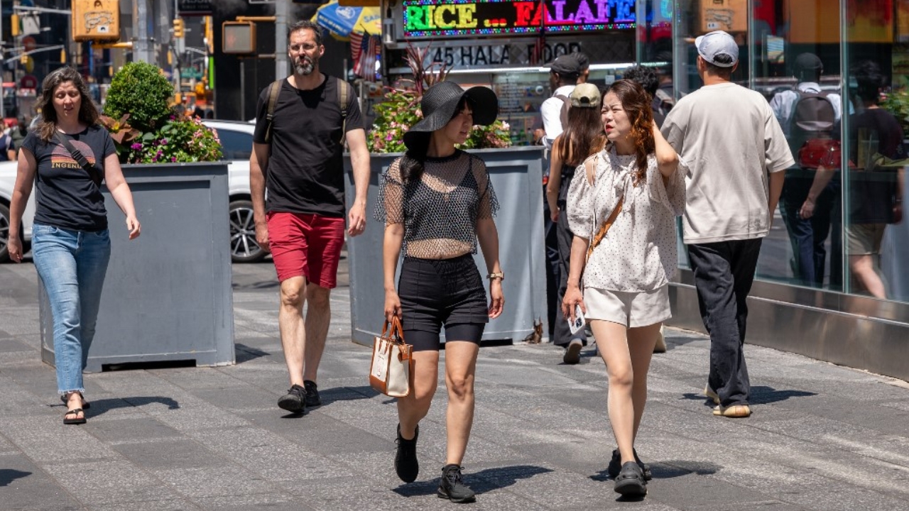 สหรัฐฯ เตือนภัยคลื่นความร้อนแผ่ปกคลุมแถบมิดเวสต์และอีสต์โคสต์ตลอดสัปดาห์นี้