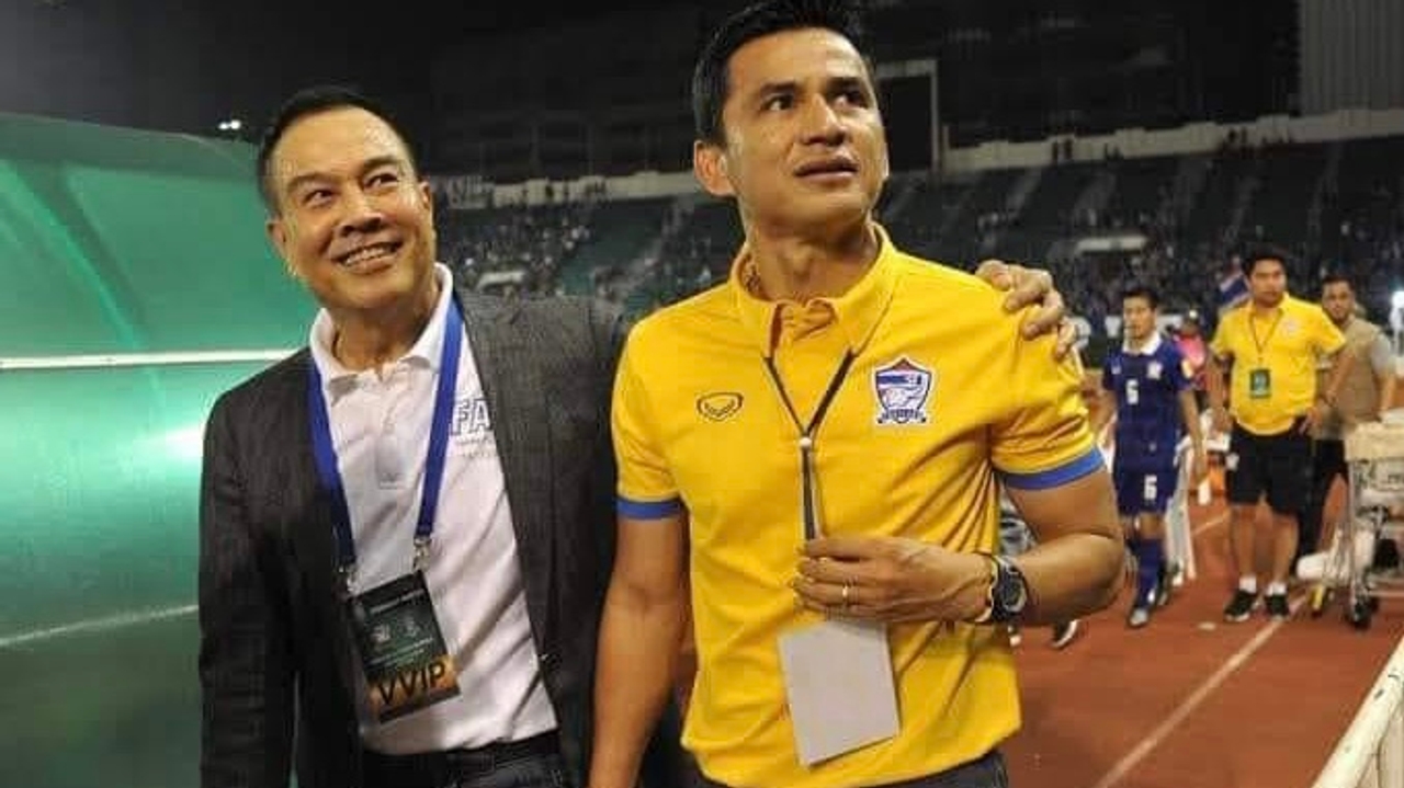 “โค้ชซิโก้” ตอบทันที หลังแฟนบอลถามต่อหน้าจะกลับมาคุม “ทีมชาติไทย” หรือไม่ (คลิป)